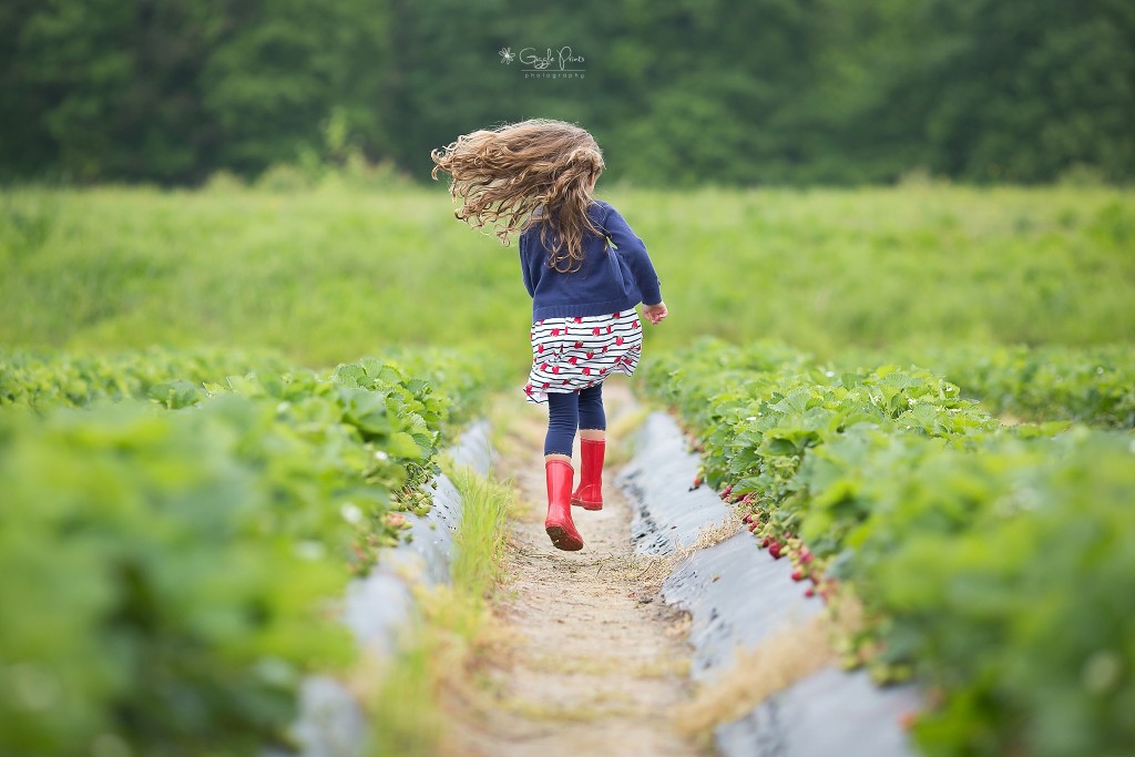 Strawberry Picking | Atlanta Children's Photography