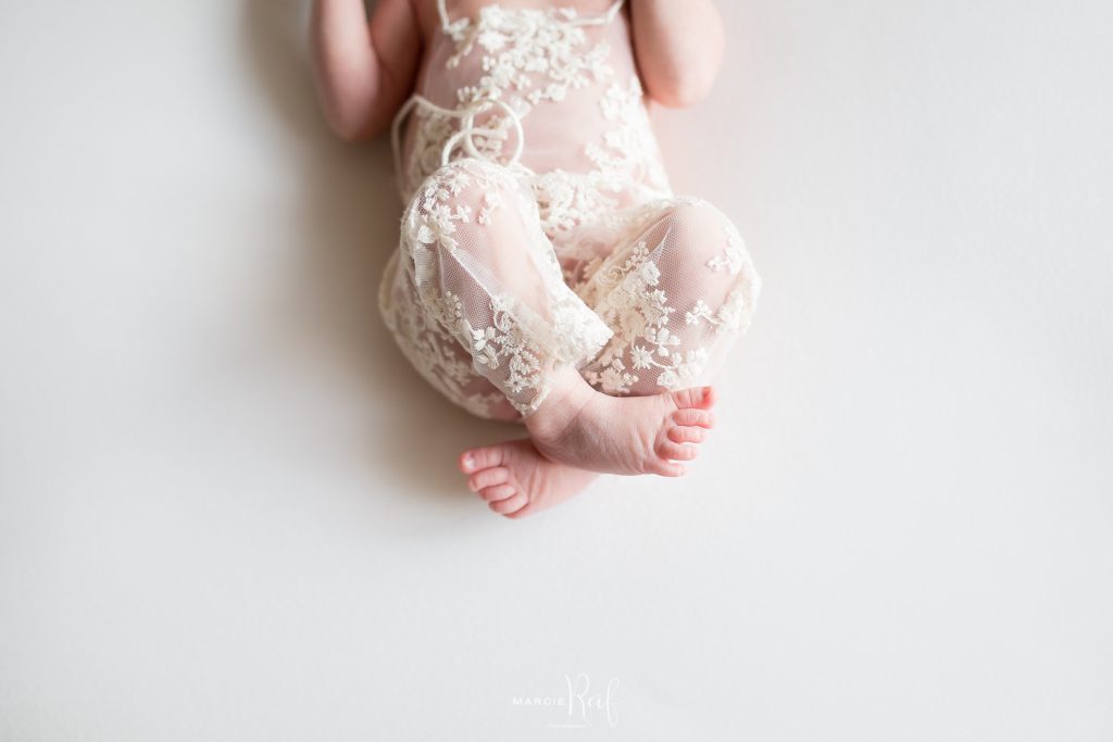 Lilly Cate | Simple Newborn Photography | Dunwoody Photographer | Marcie Reif www.MarcieReif.com