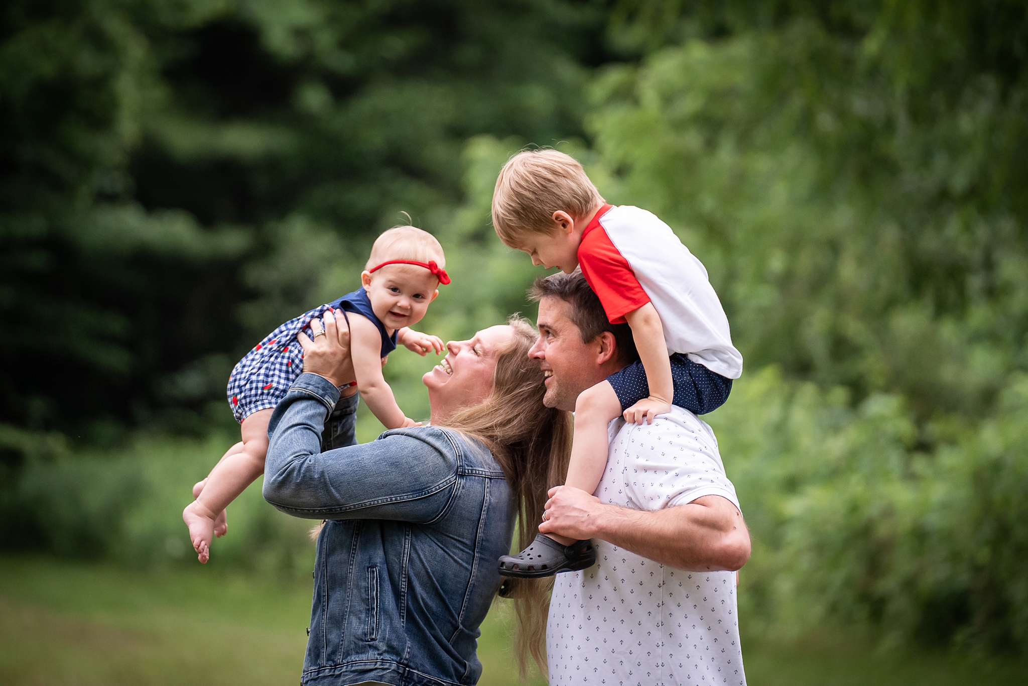 Family Photography Poses and Ideas 